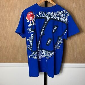 Chase Authentics Men's Kyle Busch #18 NASCAR M&M's Print T-shirt Blue Large